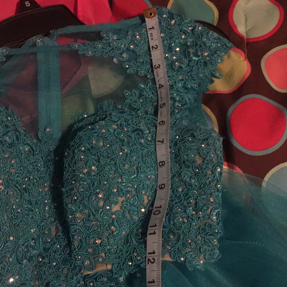 MAKE ME AN OFFER! 2-piece Homecoming/prom dress - Picture 6 of 8